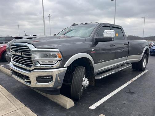 2023 RAM 3500 Laramie Crew Cab 4x4 8' Box