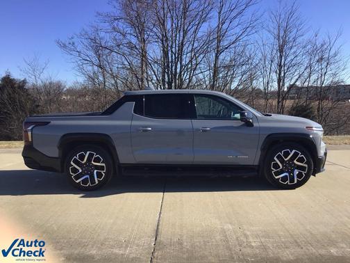 2025 Chevrolet Silverado EV RST
