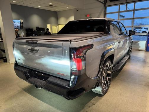 2025 Chevrolet Silverado EV RST