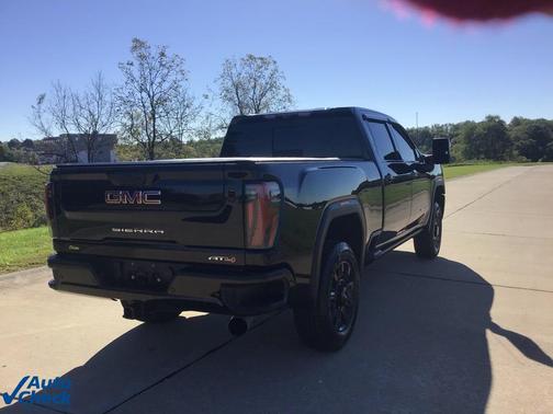 2024 GMC Sierra 2500 AT4