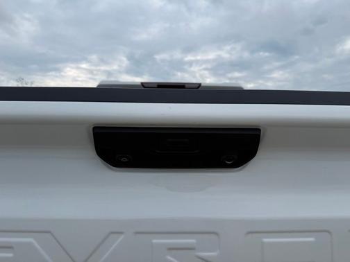 Summit White 2024 Chevrolet Silverado 1500 LT