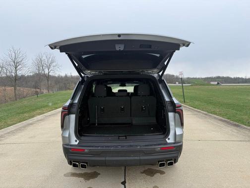 2024 Chevrolet Traverse LS