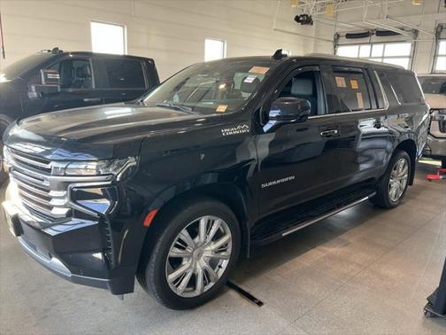 2022 Chevrolet Suburban 4WD High Country