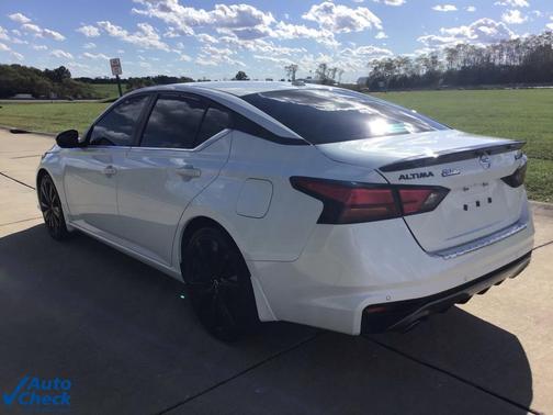 2022 Nissan Altima SR FWD