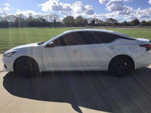 2022 Nissan Altima SR FWD