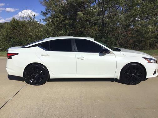 2022 Nissan Altima SR FWD