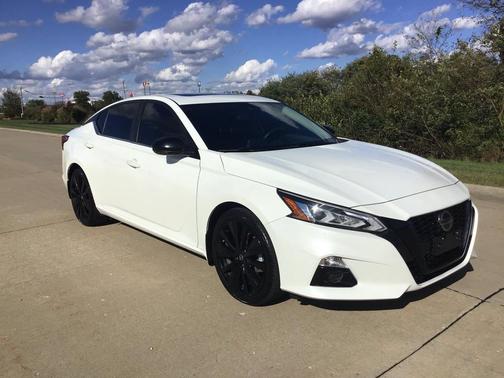 2022 Nissan Altima SR FWD