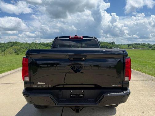 Black 2024 Chevrolet Colorado ZR2
