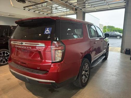2021 Chevrolet Suburban LT