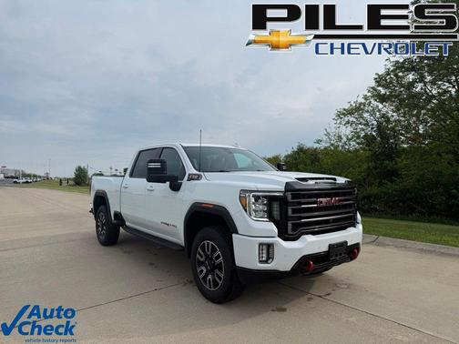 Summit White 2023 GMC Sierra 2500 AT4