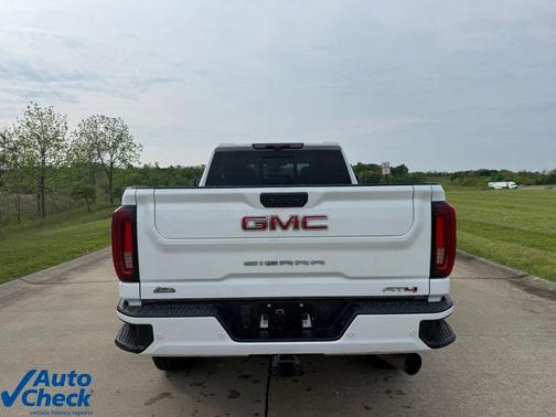 Summit White 2023 GMC Sierra 2500 AT4