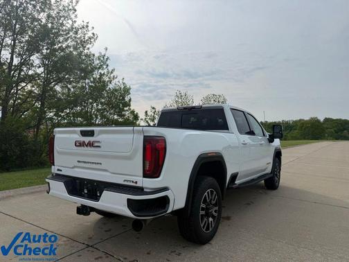 Summit White 2023 GMC Sierra 2500 AT4