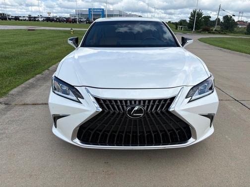 White Pearl 2024 Lexus ES 300h Base