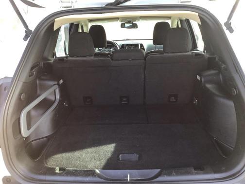 2017 Jeep Cherokee Sport