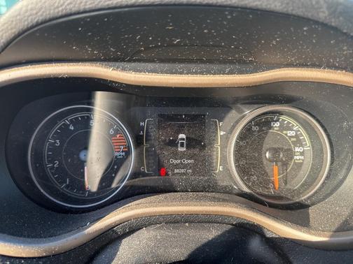 2017 Jeep Cherokee Sport