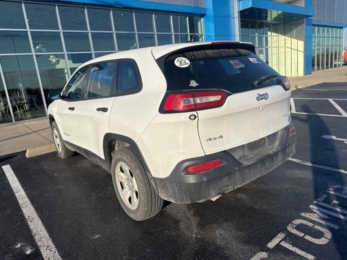 2017 Jeep Cherokee Sport