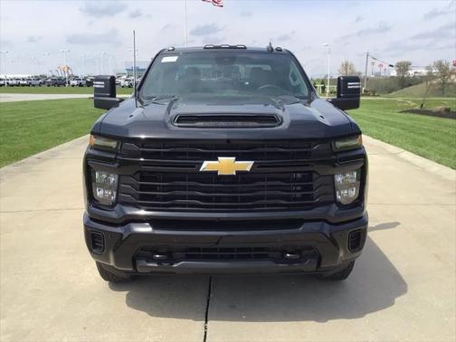 2025 Chevrolet Silverado 2500 Custom