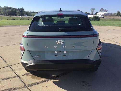 2024 Hyundai KONA SE