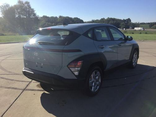 2024 Hyundai KONA SE
