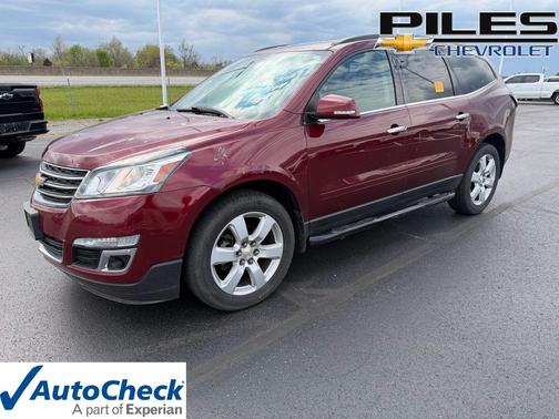 Siren Red Tintcoat 2017 Chevrolet Traverse 1LT