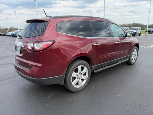 Siren Red Tintcoat 2017 Chevrolet Traverse 1LT