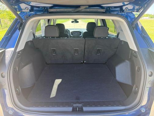 Marine Metallic 2022 GMC Terrain SLE
