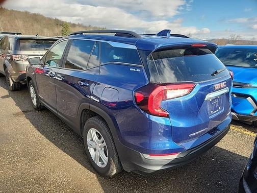 Marine Metallic 2022 GMC Terrain SLE