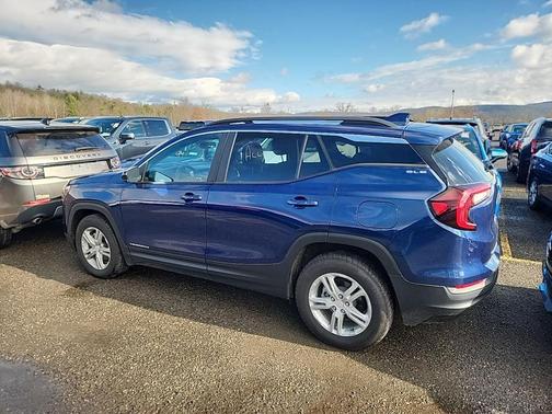 Marine Metallic 2022 GMC Terrain SLE