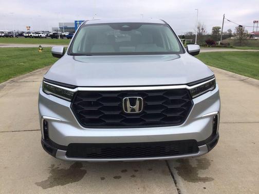 Lunar Silver Metallic 2025 Honda Pilot EX-L