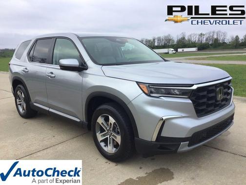 Lunar Silver Metallic 2025 Honda Pilot EX-L
