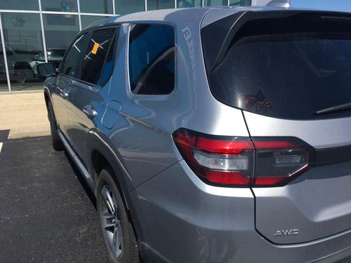 Lunar Silver Metallic 2025 Honda Pilot EX-L