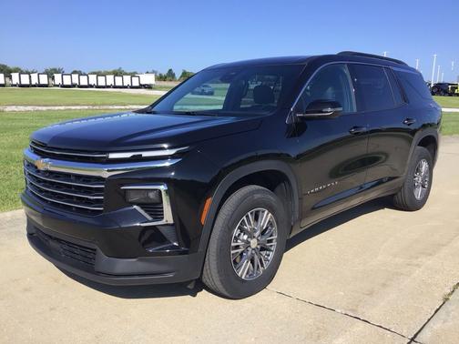 Mosaic Black Metallic 2026 Chevrolet Traverse LT