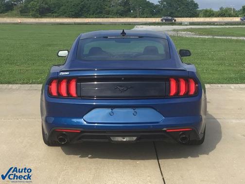 2022 Ford Mustang EcoBoost