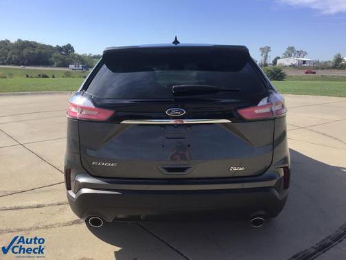 2020 Ford Edge SE