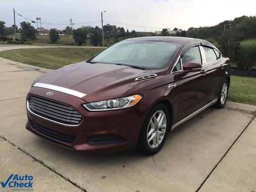 2016 Ford Fusion SE