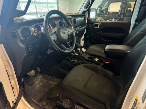 Bright White Clearcoat 2023 Jeep Wrangler Sport S