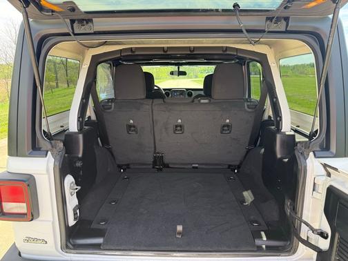 Bright White Clearcoat 2023 Jeep Wrangler Willys
