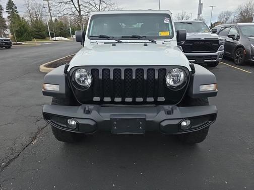 Bright White Clearcoat 2023 Jeep Wrangler Sport S