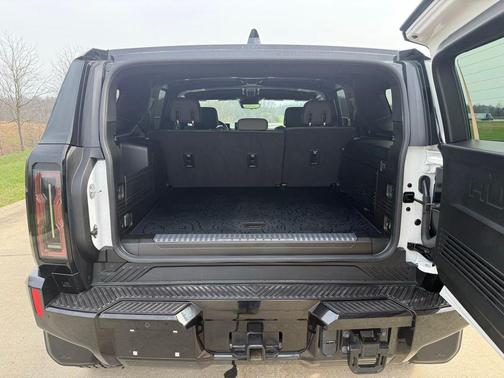 Interstellar White 2025 GMC HUMMER EV SUV 3X