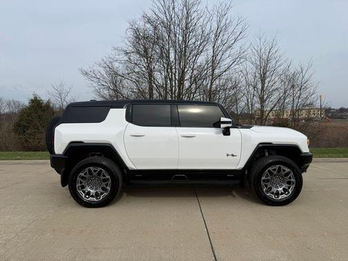 Interstellar White 2025 GMC HUMMER EV SUV 3X
