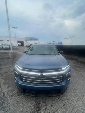 Lakeshore Blue Metallic 2024 Chevrolet Traverse LT