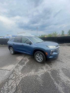 Lakeshore Blue Metallic 2024 Chevrolet Traverse LT