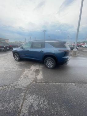 Lakeshore Blue Metallic 2024 Chevrolet Traverse LT
