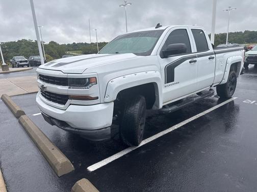 2017 Chevrolet Silverado 1500 Custom