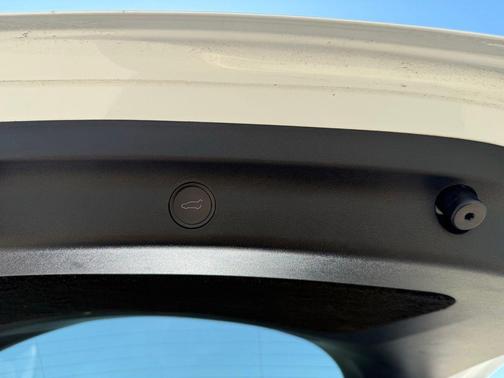 Pearl White Multi-Coat 2022 Tesla Model Y Long Range Dual Motor All-Wheel Drive