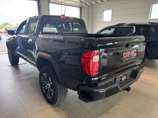 Onyx Black 2024 GMC Canyon AT4