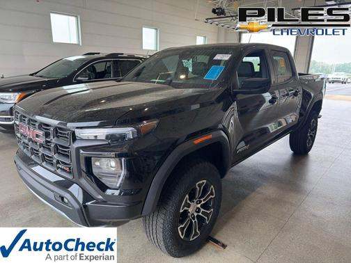 Onyx Black 2024 GMC Canyon AT4