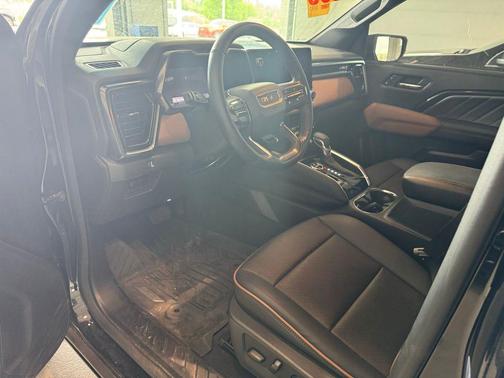 Onyx Black 2024 GMC Canyon AT4