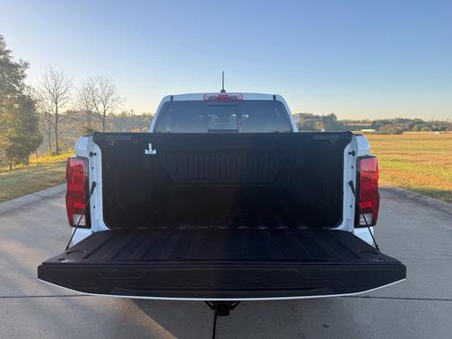 Summit White 2025 Chevrolet Colorado Work Truck