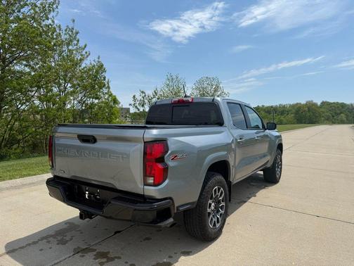 Sterling Gray Metallic 2024 Chevrolet Colorado Z71